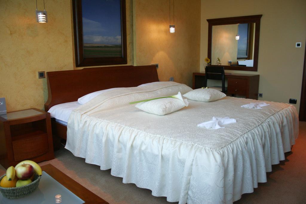 Panorama City Inn Σρέμσκι Καρλόβτσι Εξωτερικό φωτογραφία